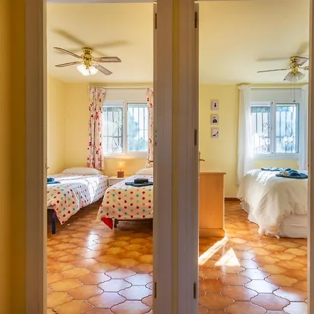 3 Bedroom House, 400m To The Beach, Near La Cala De Mijas Сasa de vacaciones *