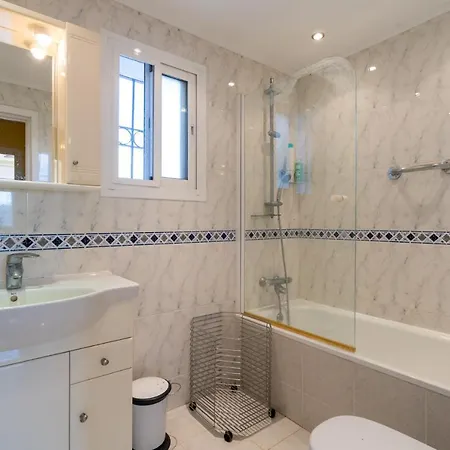 3 Bedroom House, 400m To The Beach, Near La Cala De Mijas * Malaga