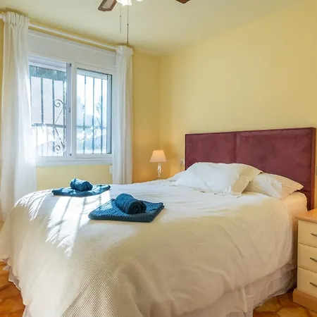 3 Bedroom House, 400m To The Beach, Near La Cala De Mijas Сasa de vacaciones