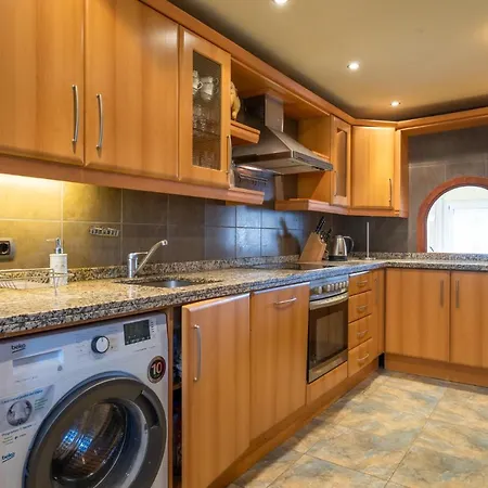 3 Bedroom House, 400m To The Beach, Near La Cala De Mijas Дом отдыха